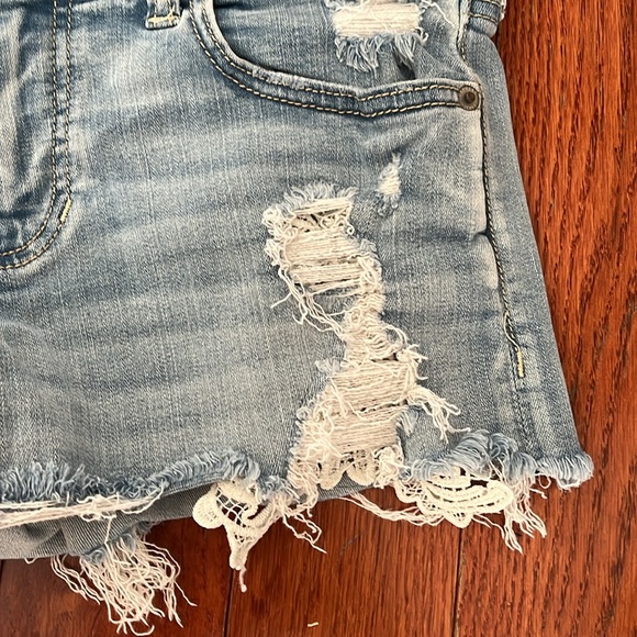 Express Jean Shorts Ripped with Lace - Picture 3 of 4